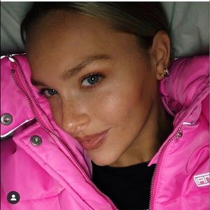 I am GIA Hot pink crop coat.